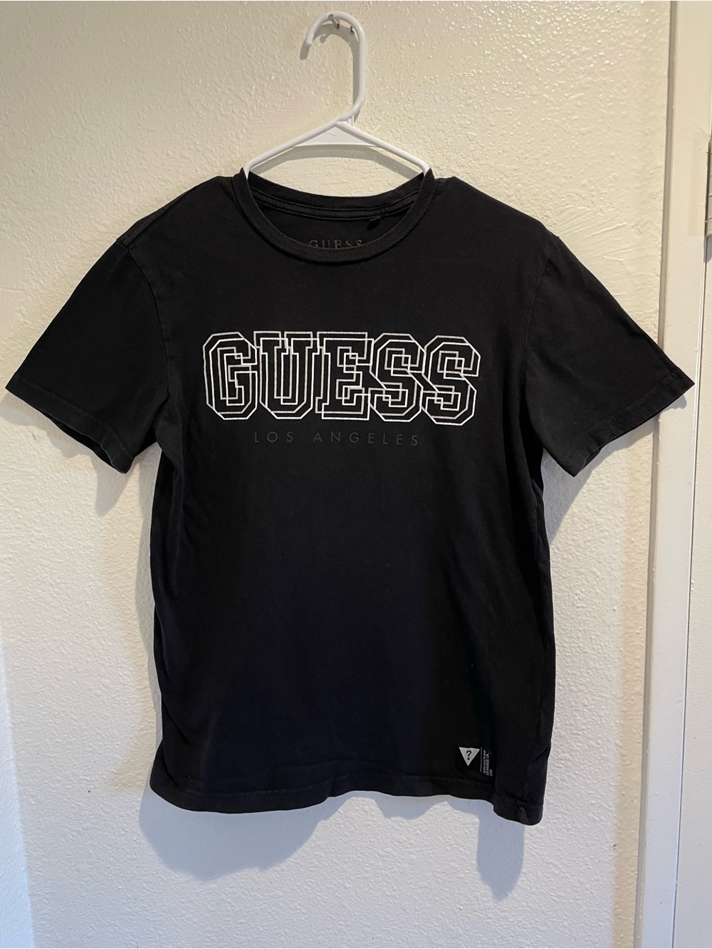 GUESS Los Angeles Mens Small T Shirt Black White Outline Graphic Logo Tee